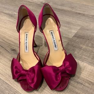 Barely worn size 37 1/2 Manolo Blahnik. Beautiful deep pink rare color